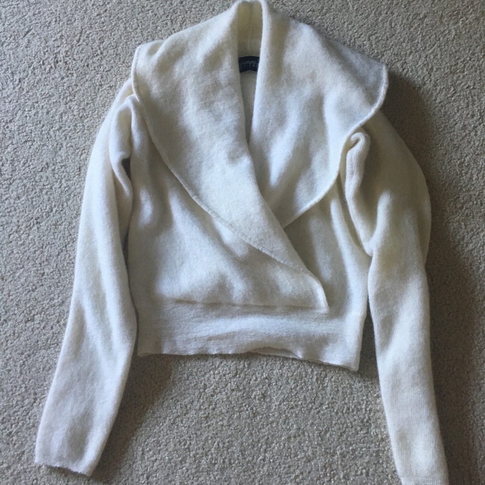 Ellen Tracy Cropped White Wrap Sweater Top